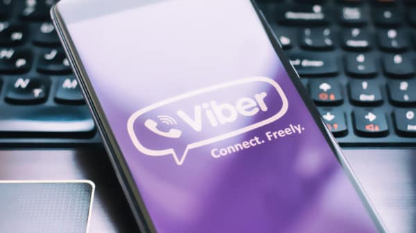 Viber logotip na mobitelu