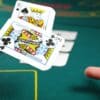 igrač pokazuje dva kralja u partiji pokera