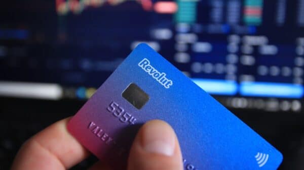 Revolut vs banke: Koje su razlike?